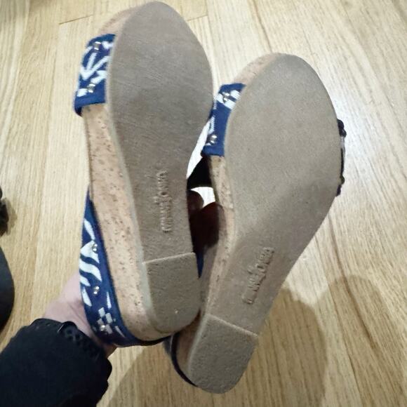 Minnetonka Lainey Blu White Aztec Criss Cross Studded Cork Wedge Sandals 6 - Picture 7 of 7